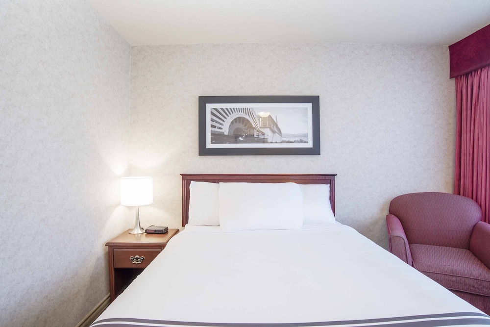 Sandman Hotel Penticton 9/49