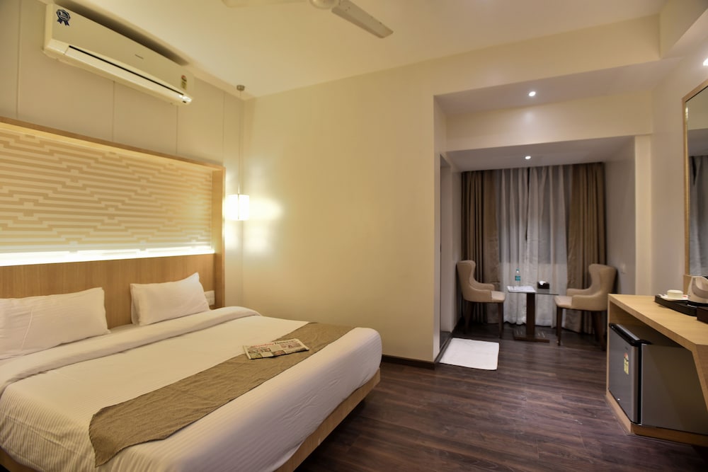 HOTEL AARYA INTERNATIONAL 2/15