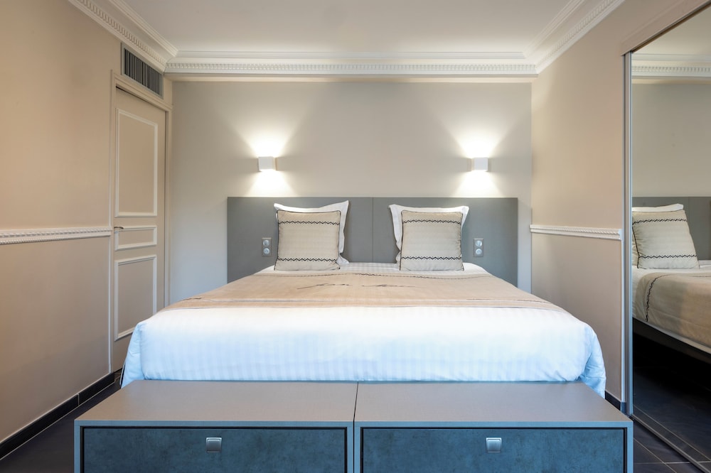 Jean Moat Hatel Spa 7/26