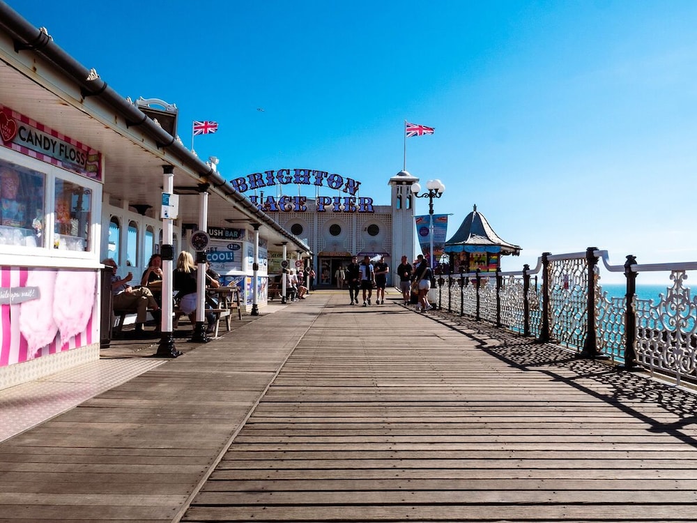 a&o Brighton Beach 26/40