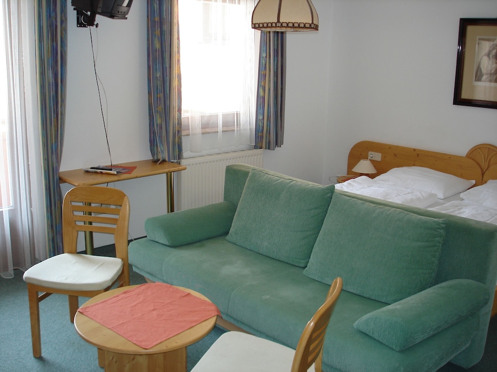 Hotel-Pension Hubertus 10/31