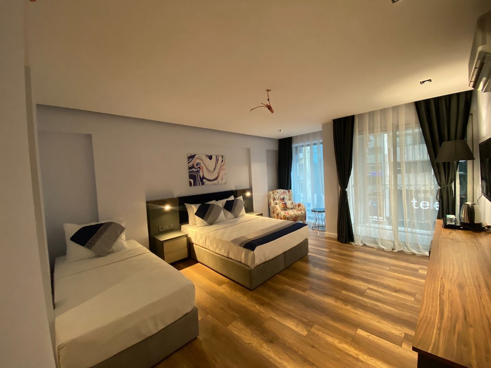 The Royals Hotel 14/21