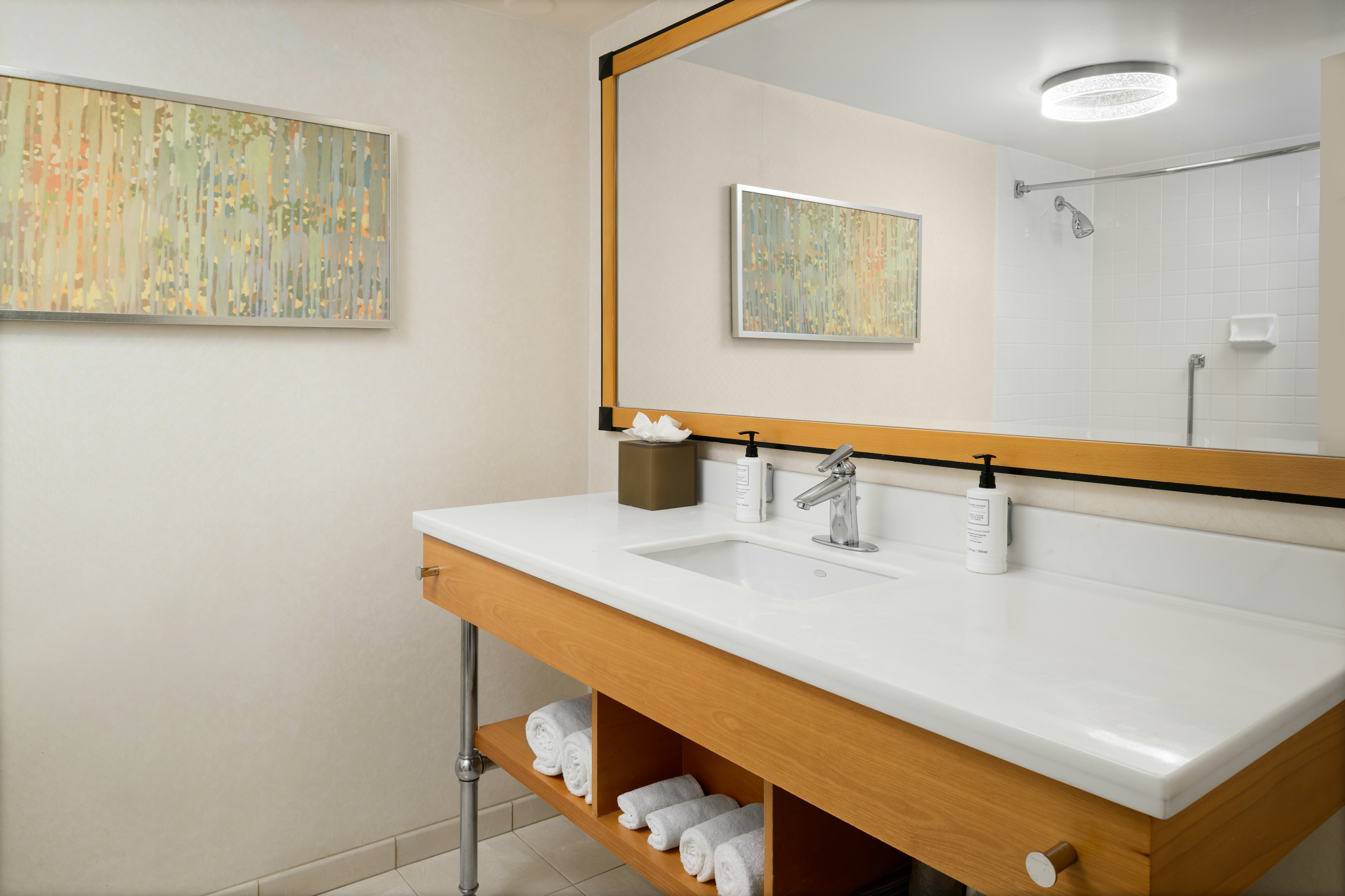 Suite, Parlor