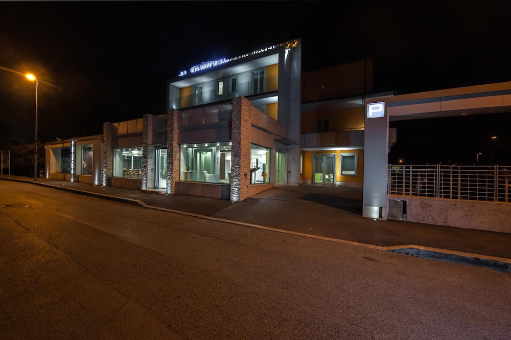 Hotel Testani 8/50