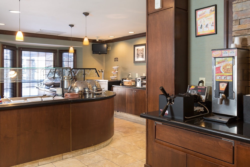 Staybridge Suites Toledo - Maumee 12/72