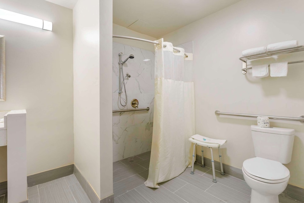 غرفة بسرير كينج، Suburban Studios LaVale-Cumberland 3/4
