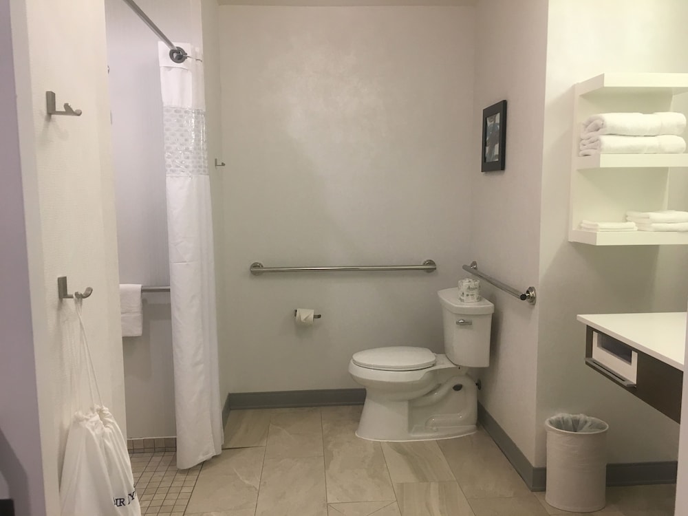 Hampton Inn Suites Dallas the Colony Tx 17/48