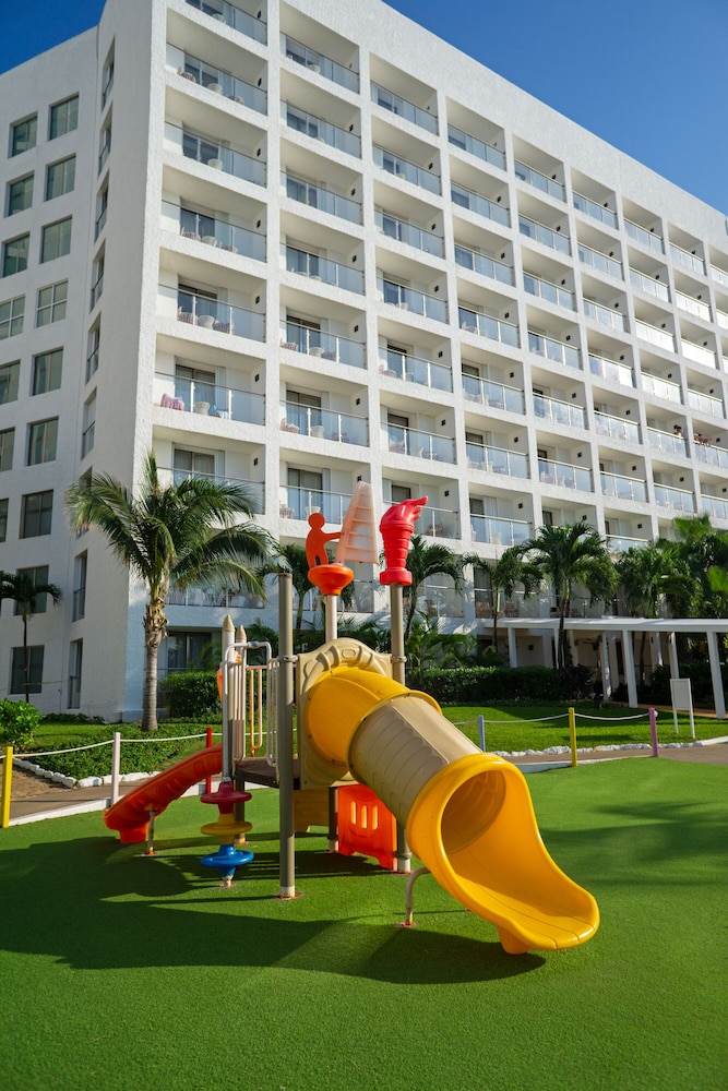 Sunset Royal Beach Resort All Inclusive 42/49