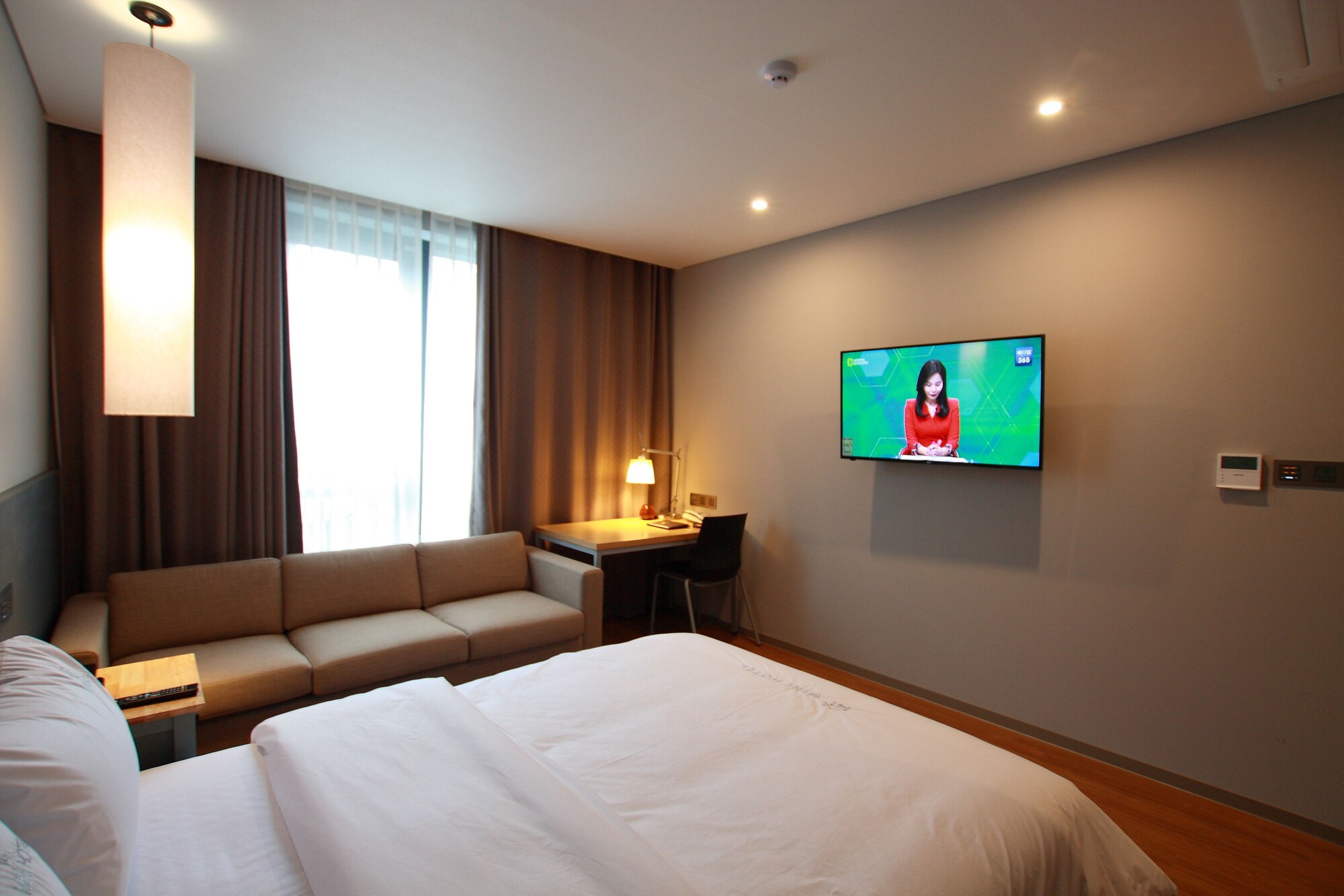 DELUXE, DOUBLE BED