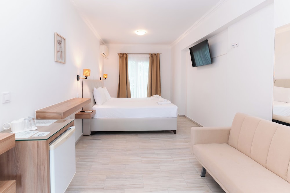 ALIKI HOTEL 24/76
