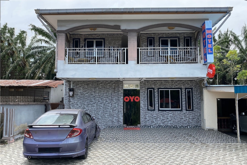 OYO 90205 Bayu Sintok Motel 1/15