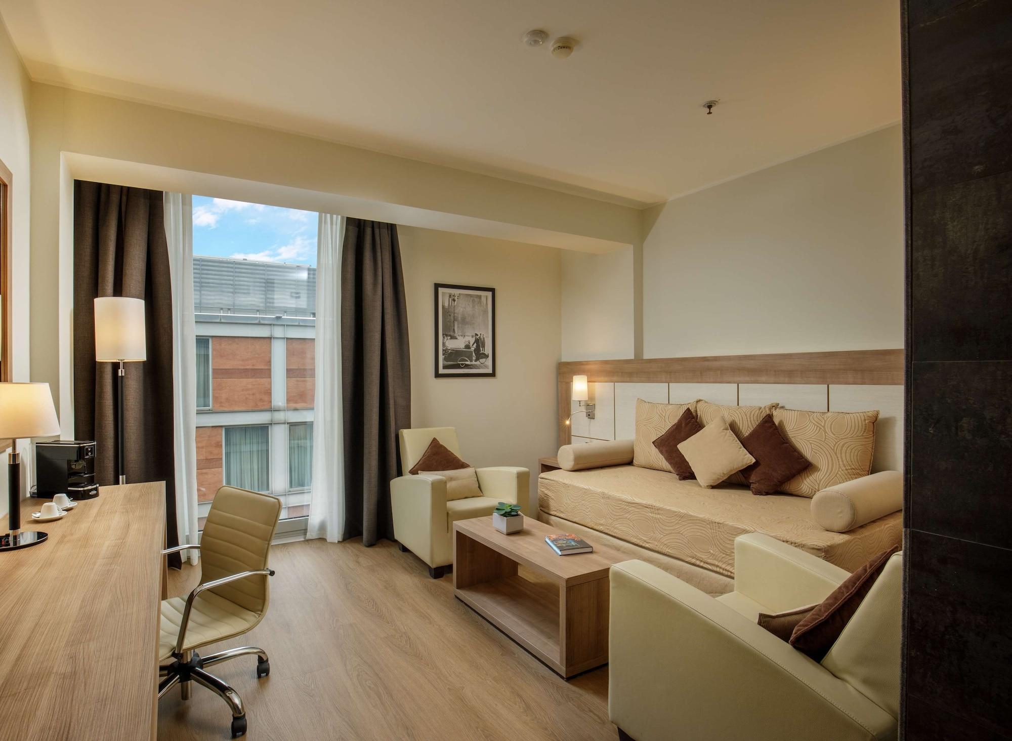 Suite, Multiple Beds, Living Area