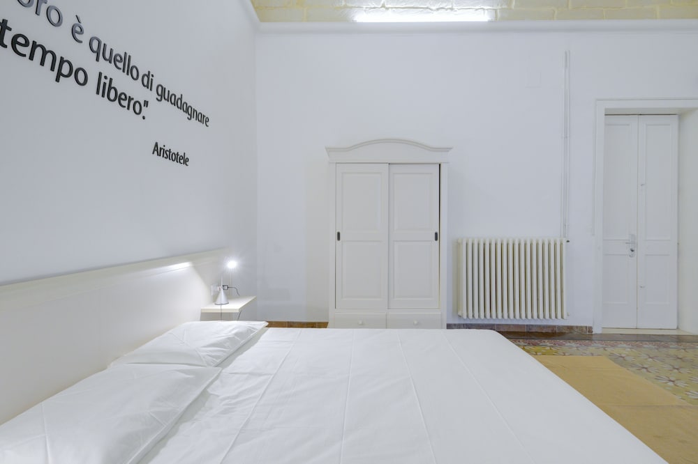 Ada Suites 22/62