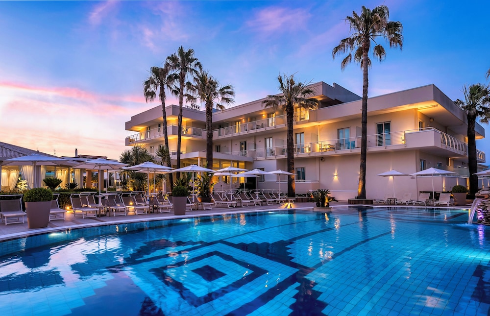 HOTEL OLIMPICO 10/67