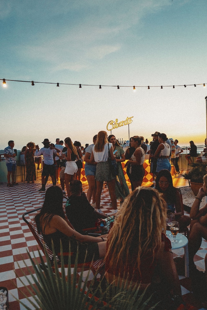 CUBANITO IBIZA SUITES 43/50