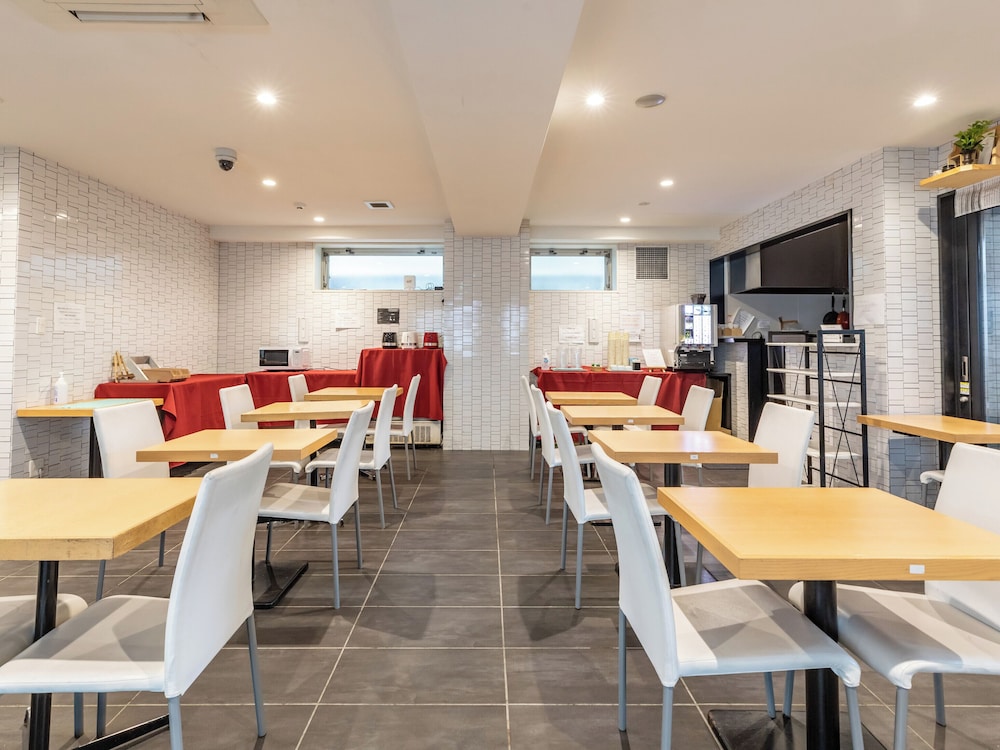 Hotel Excellence Enmachi Ekimae 32/42