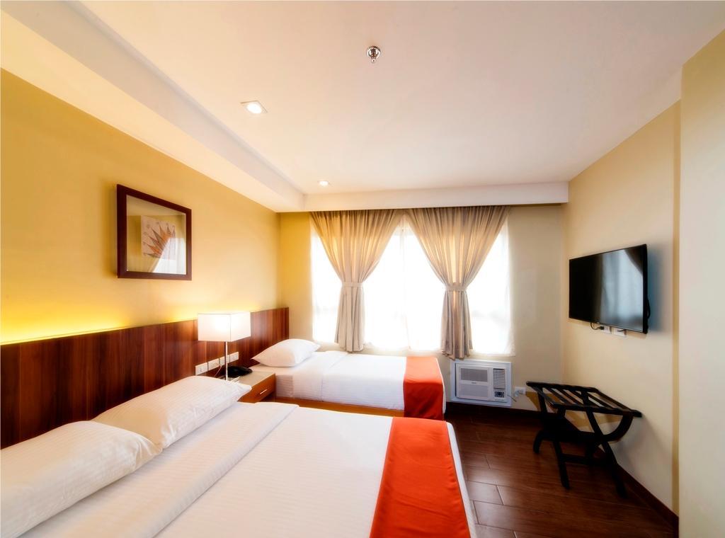 V Hotel And Apartel 8/28