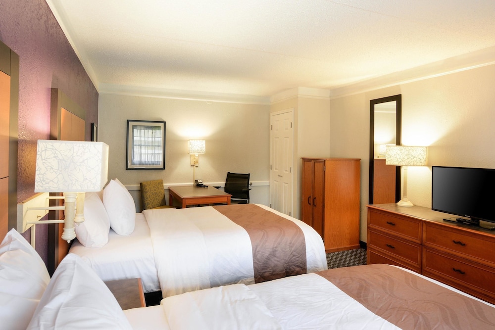 Quality Inn & Suites North Charleston Ashley Phosphate 12/50