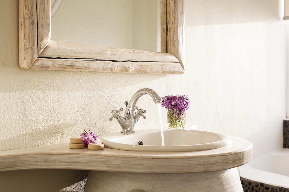 ATHERMI SUITES 73/74