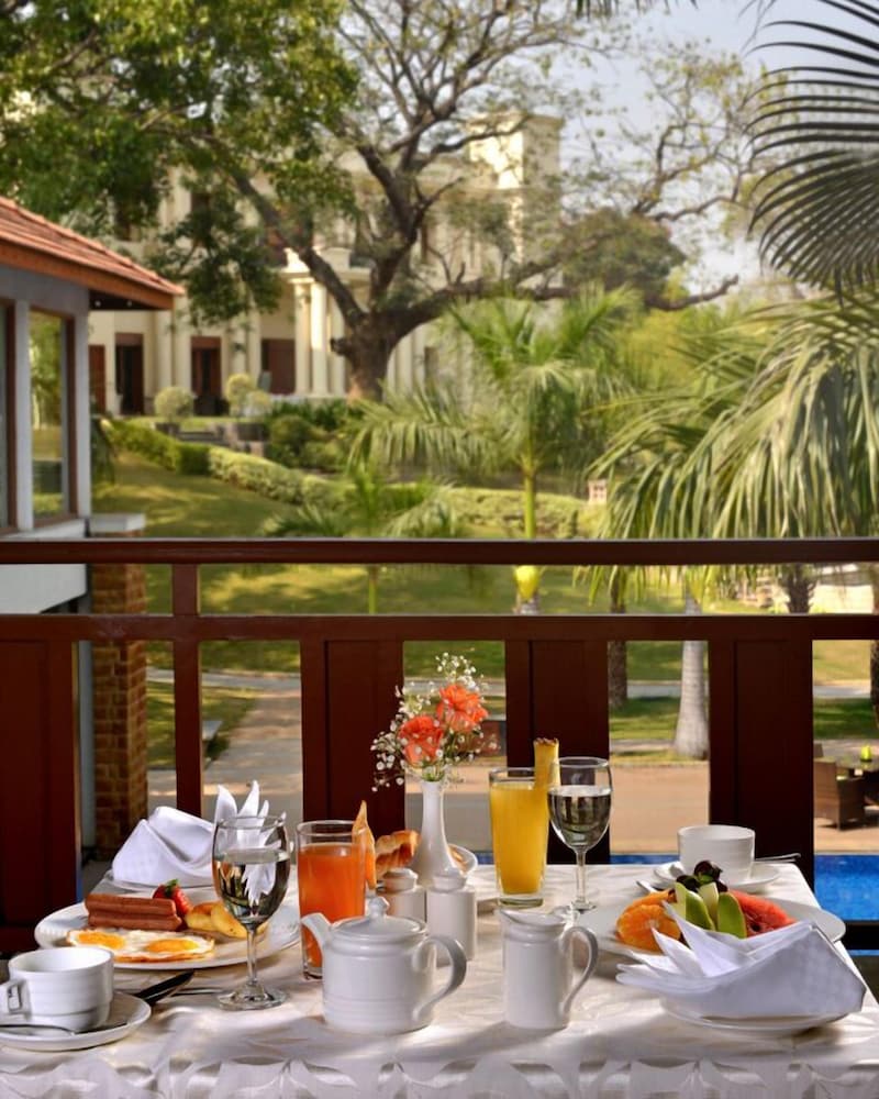 Golkonda Resorts Spa 33/49
