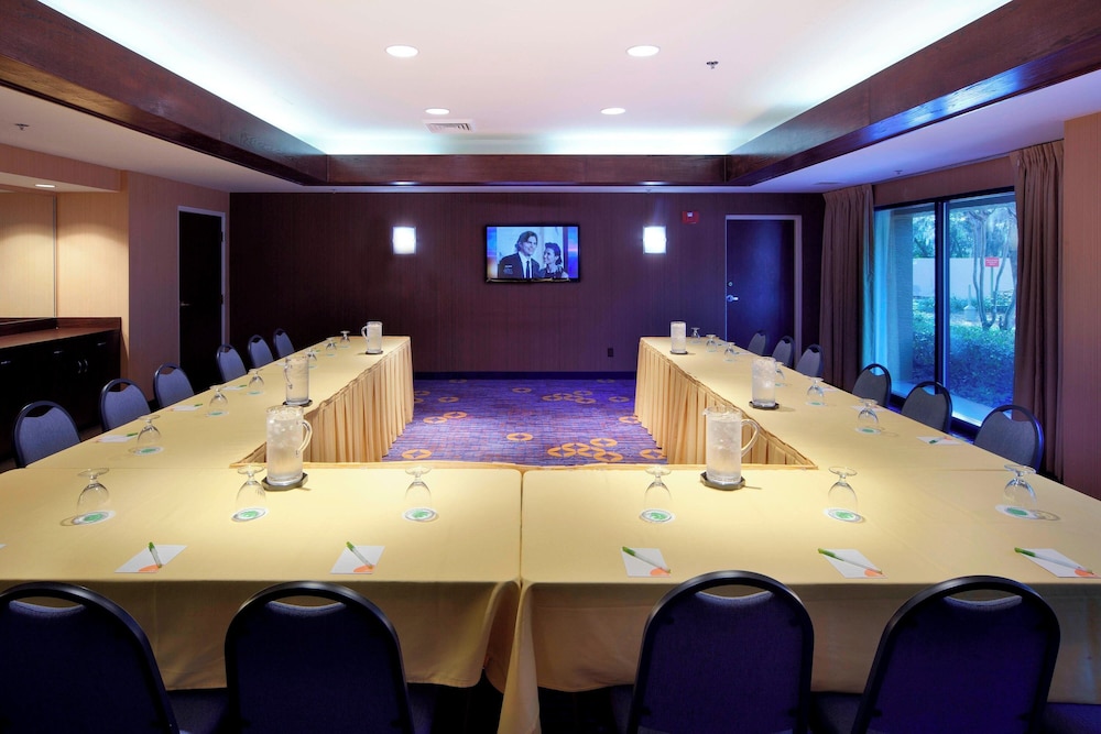 Courtyard By Marriott Orlando East/Ucf Area 41/50