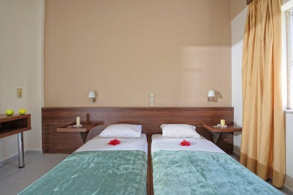 Meropi Hotel and Apartments 43/69