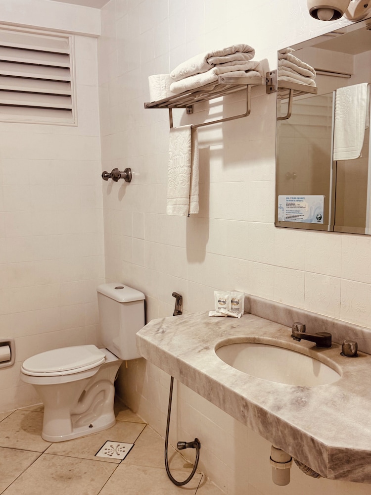 Binder Hotel Quality Inn 44/46