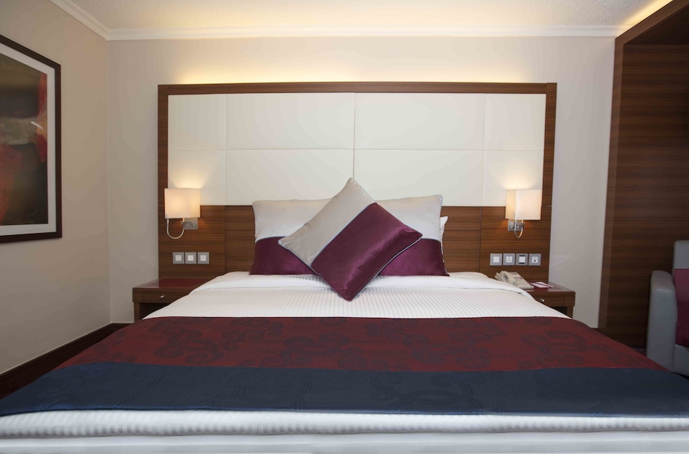 Crowne Plaza Hotel Amman 11/74
