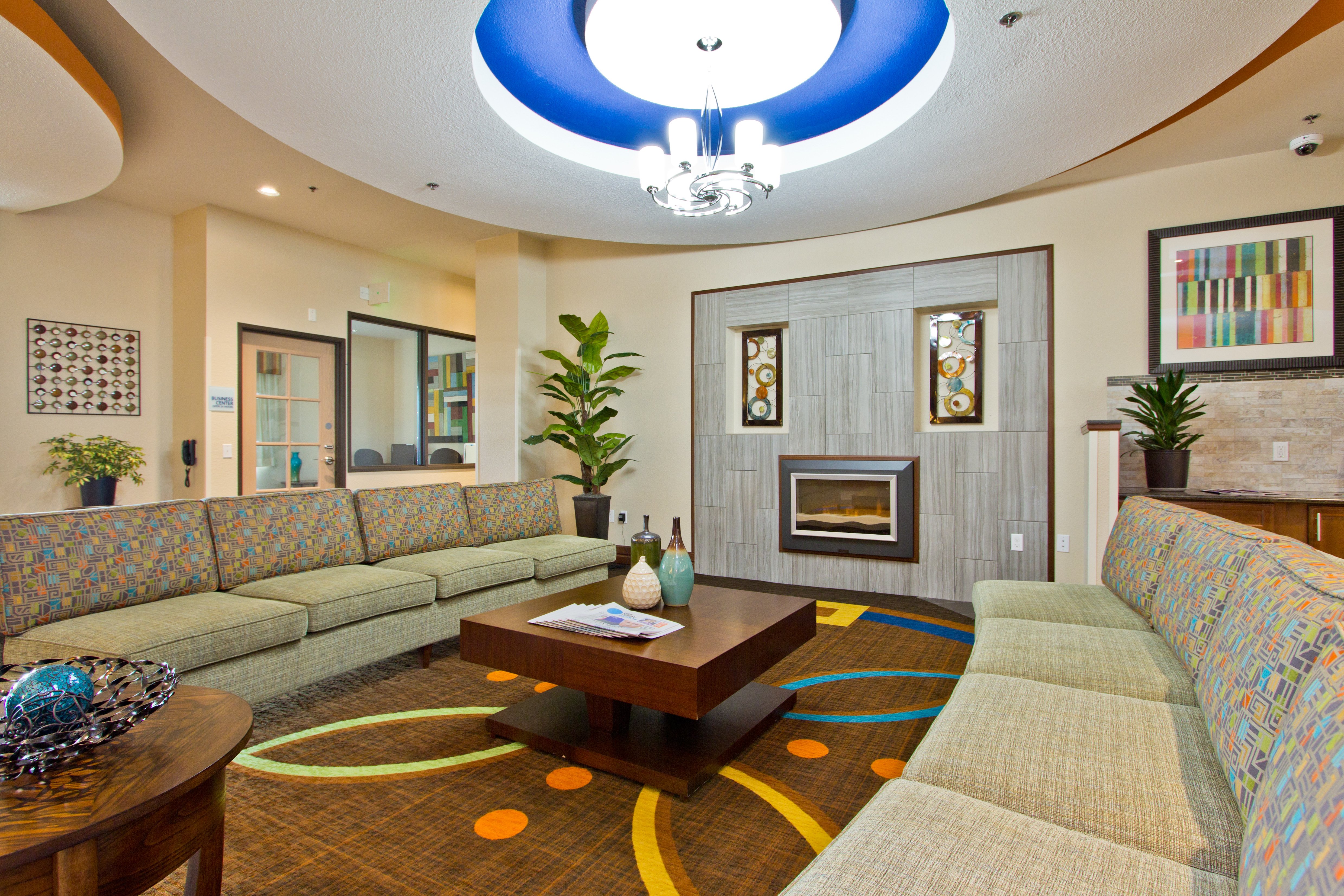 Holiday Inn Express Hotel Suites Denver East Peoria Street 37/59