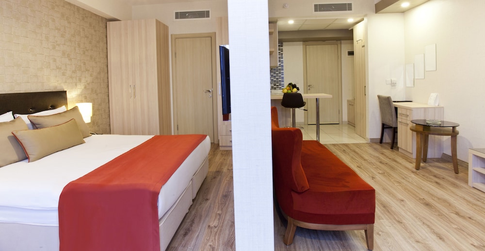 La Flora House Otel 7/35