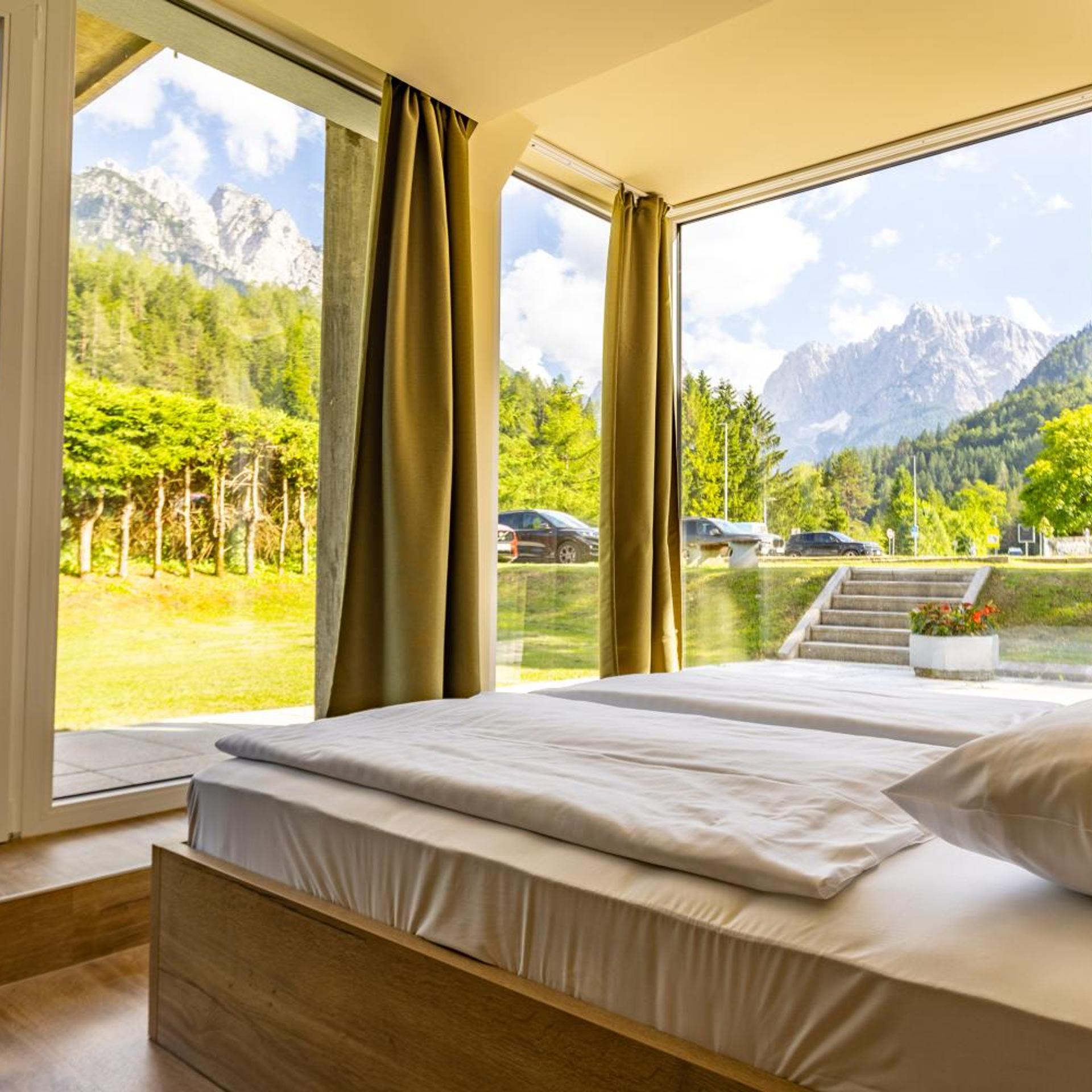 غرفة ديلوكس بسرير مزدوج أو سريرين منفصلين بإطلالة على الجبل، Hotel Kranjska Gora 4/10