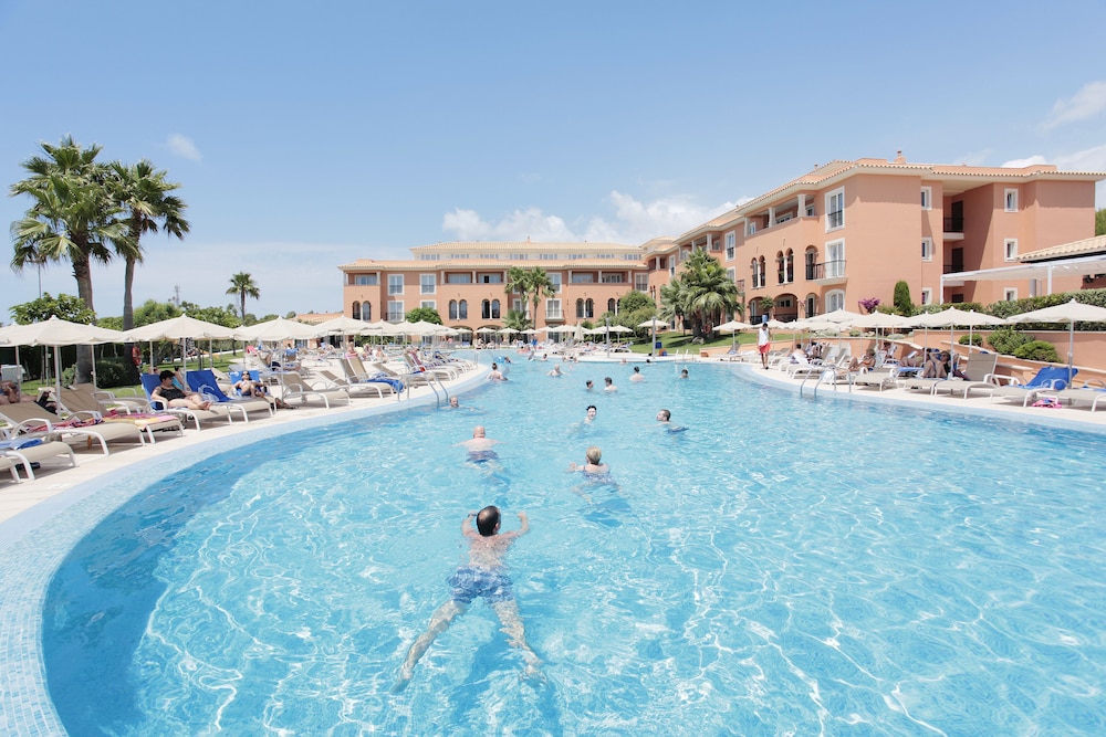 Grupotel Macarella Suites and Spa 48/51
