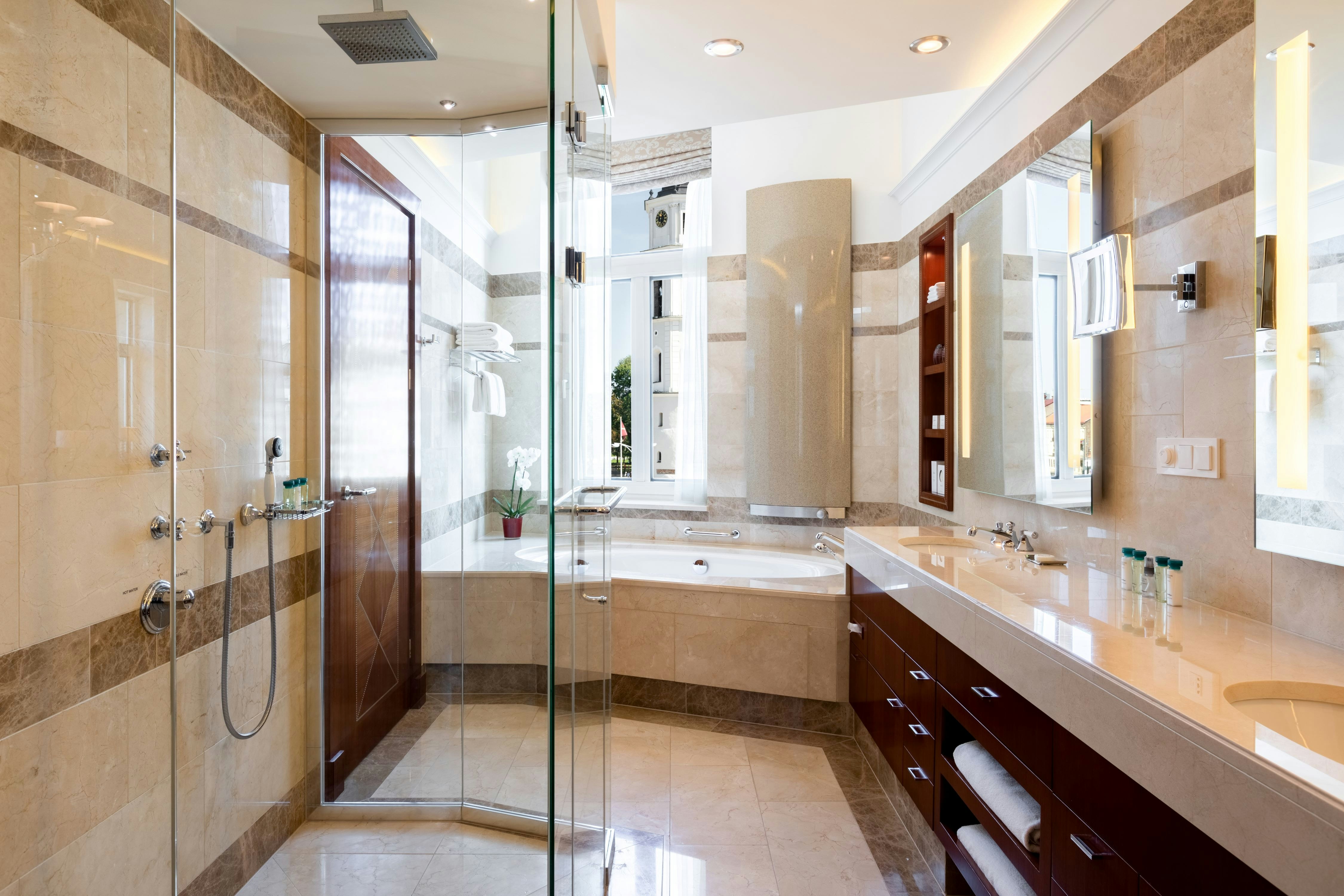 Grand Hotel Vilnius, Curio Collection by Hilton 47/47