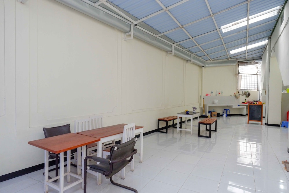 Urbanview Hotel Double Tree Purwokerto 15/25