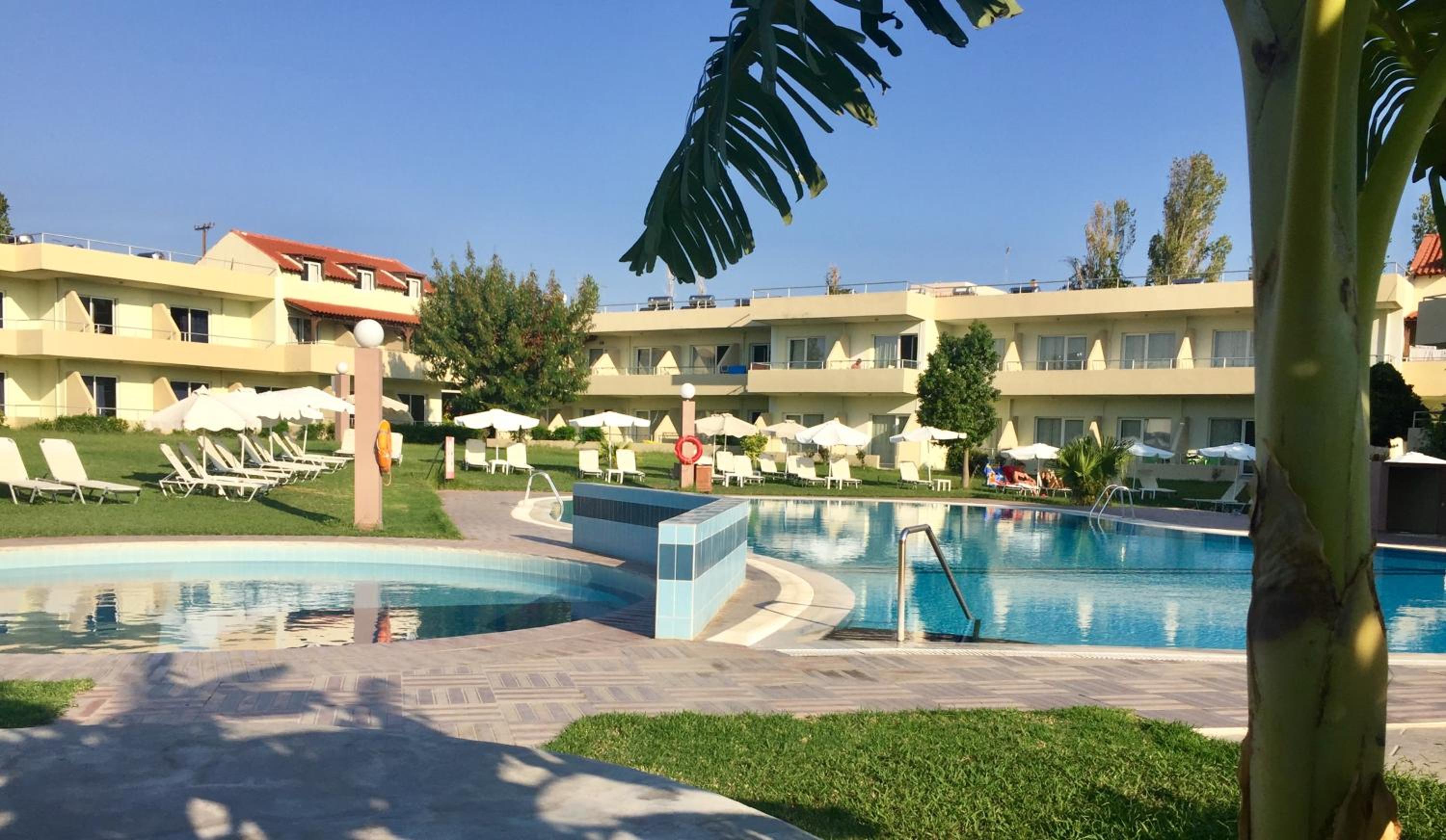 Amira Hotel 20/20