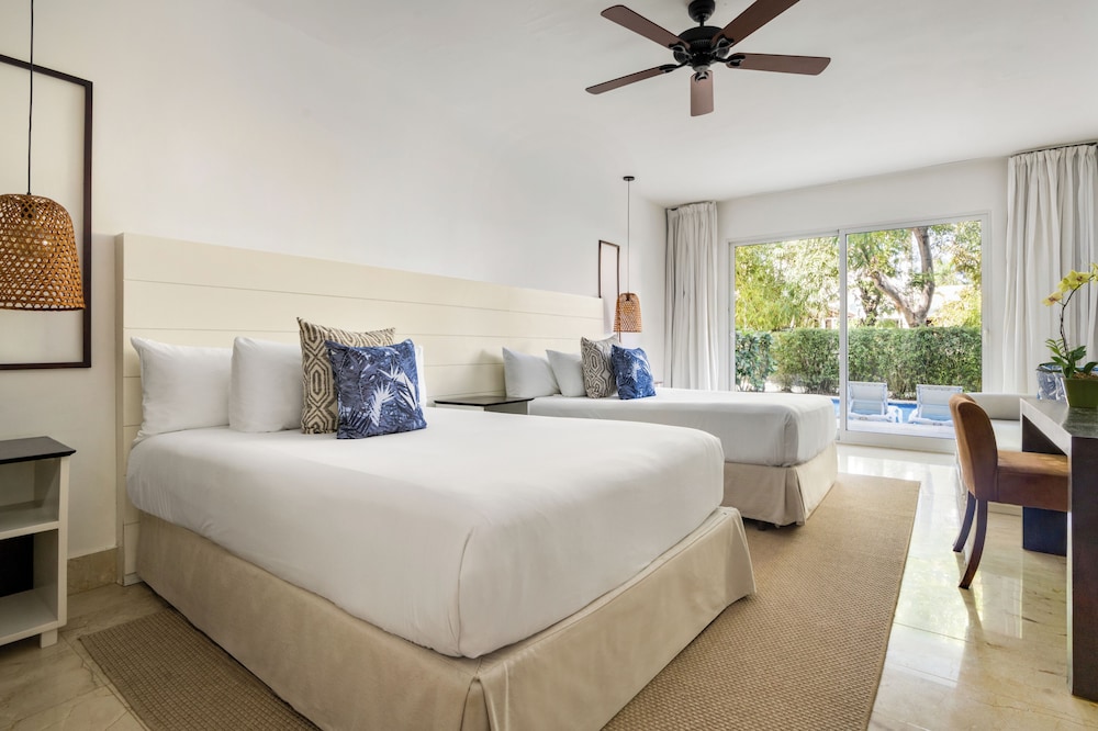 Sun Club, Swim Out, Junior Suite, 2 Double Beds