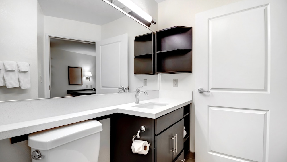 Candlewood Suites Waco 28/58