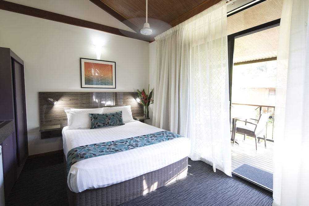 PALMS CITY RESORT 15/63