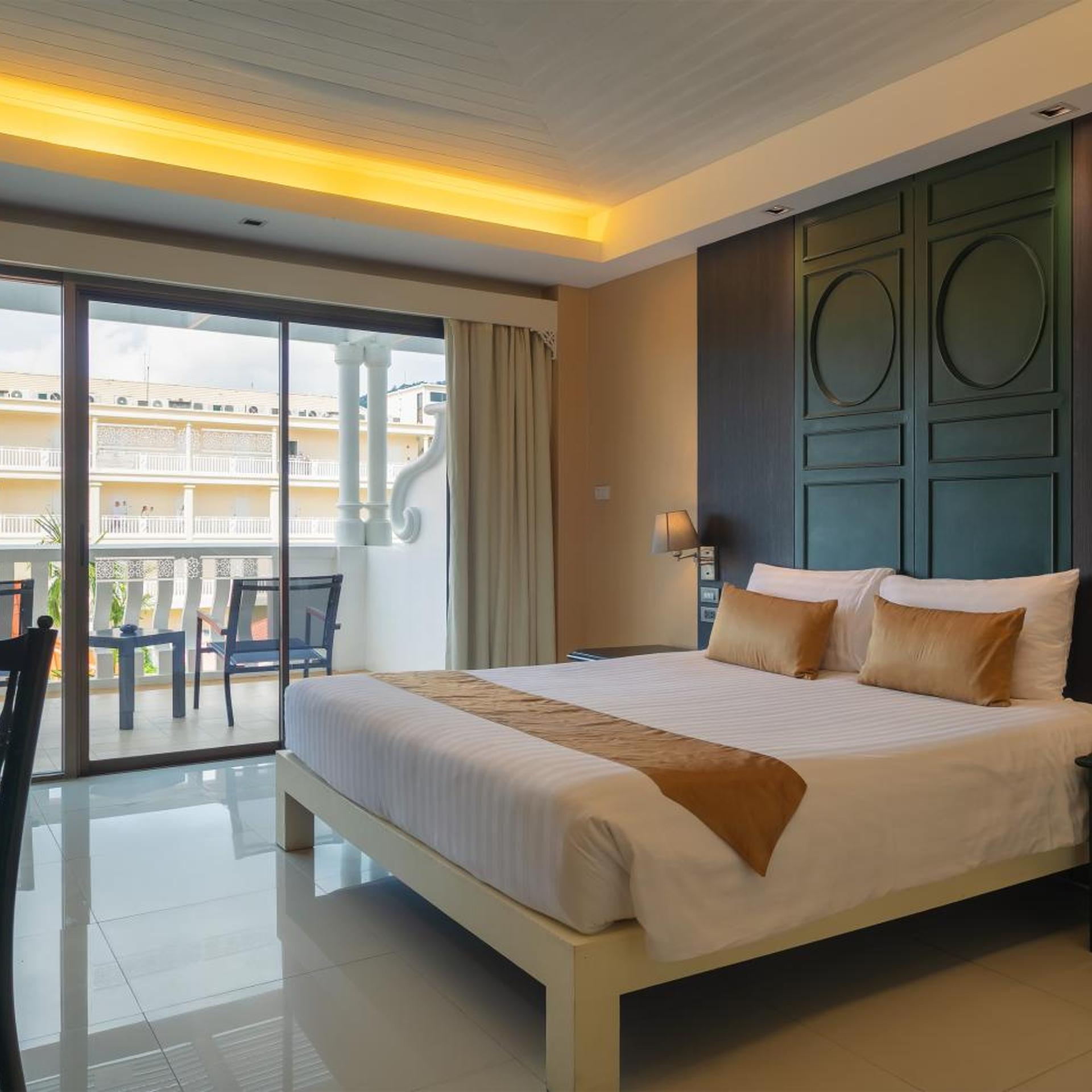 Deluxe, Double or Twin Bed, Balcony, Sino Wing
