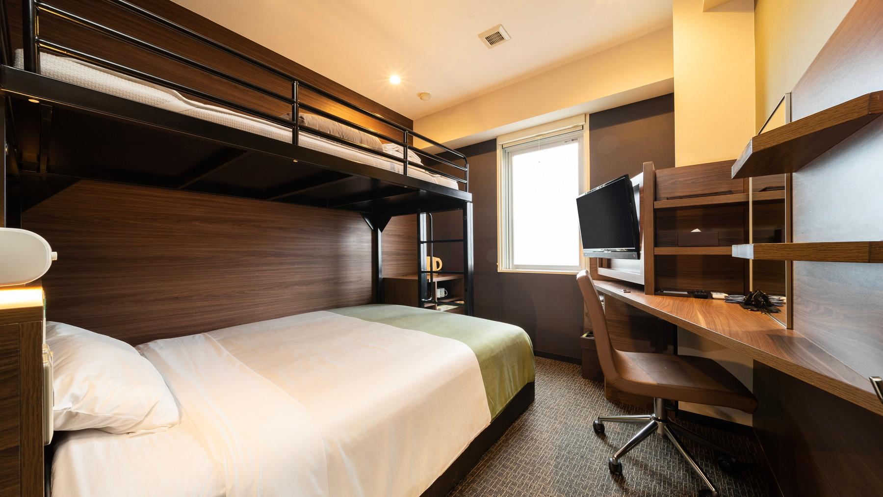 Super, Double Bed, Bathtub
