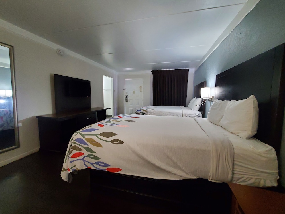 غرفة ديلوكس بسريرين كوين، Relax Inn 4/10