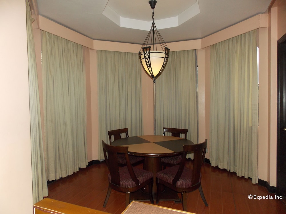 Planta Centro Bacolod Hotel Residences 26/46