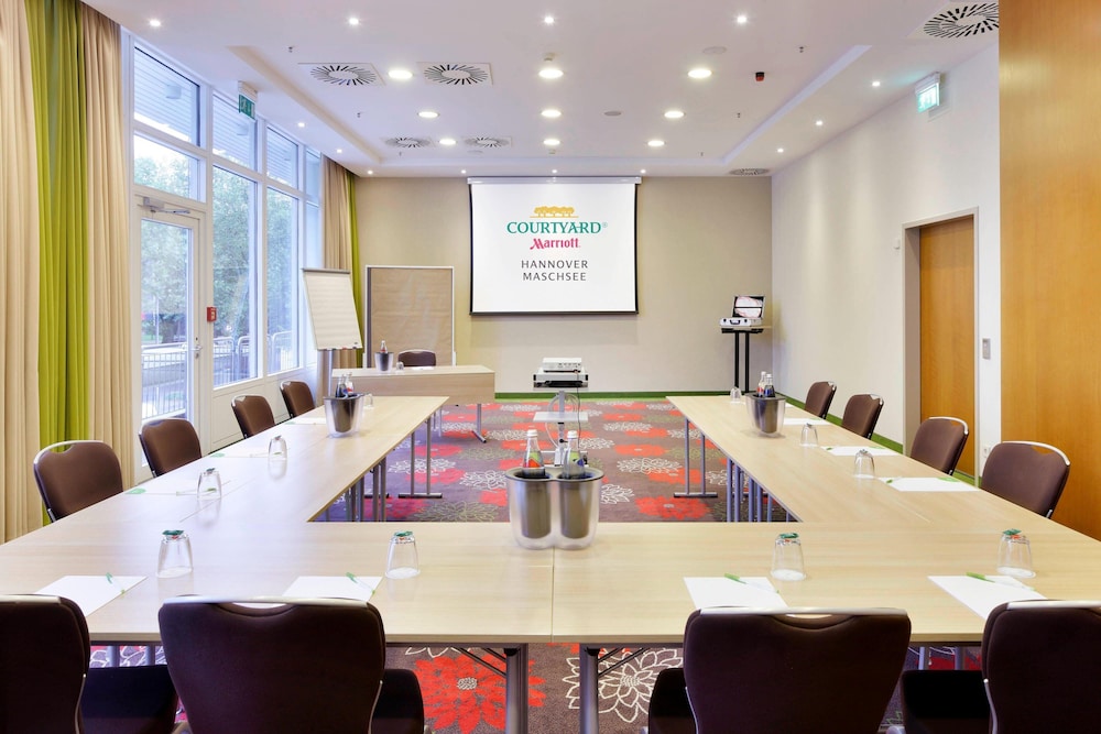 Courtyard By Marriott Hannover Maschsee 41/45