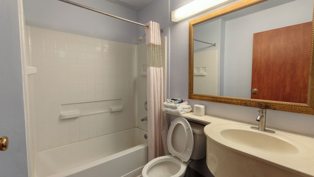 Classic Inn San Marcos, TX 58/60
