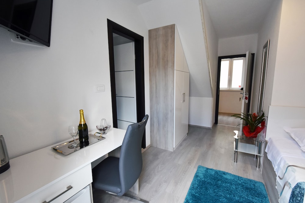 Kuzma Rooms 35/69