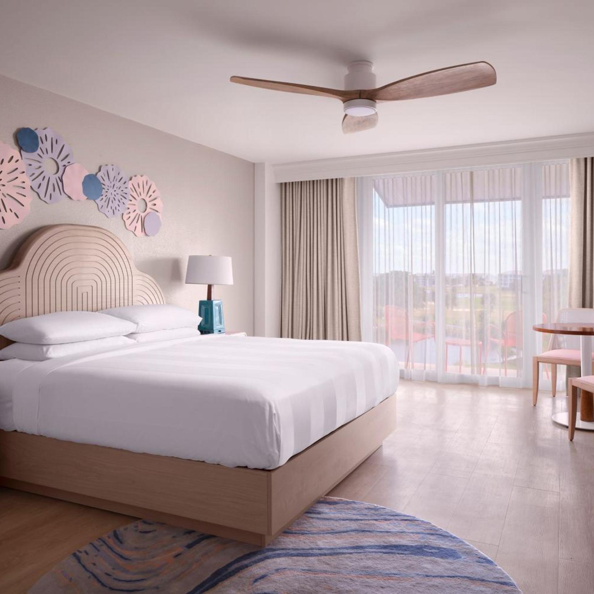Resort, King Bed, Pool View, Main Building