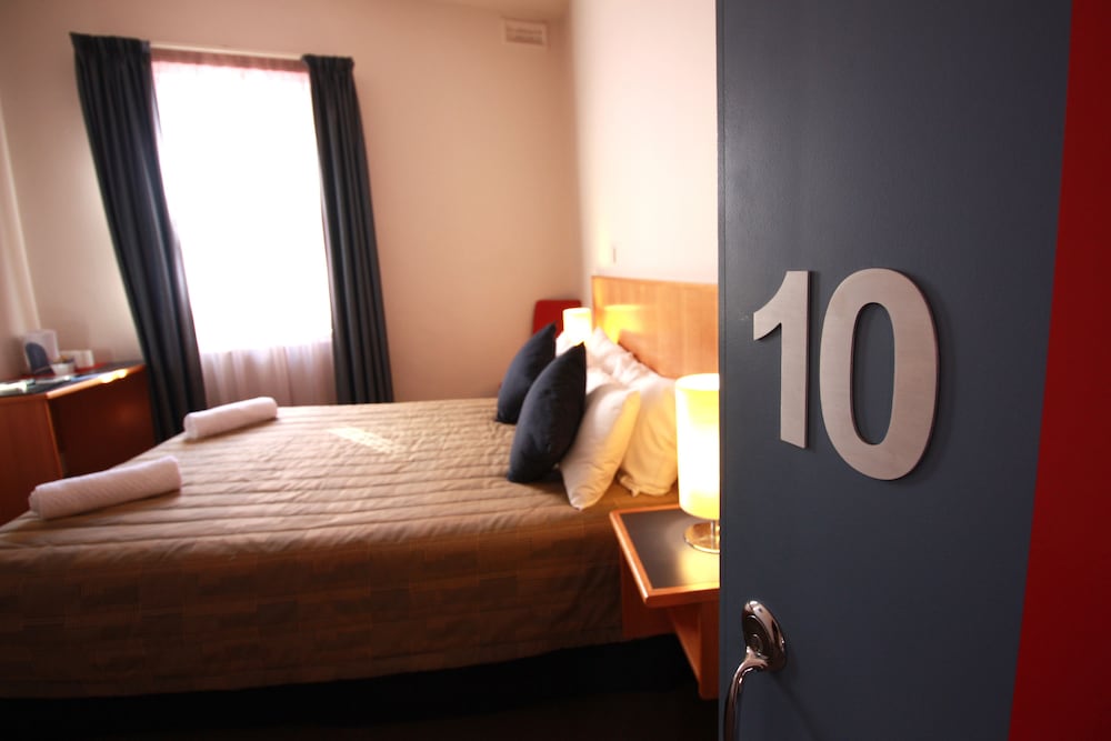 Central Hotel 14/55