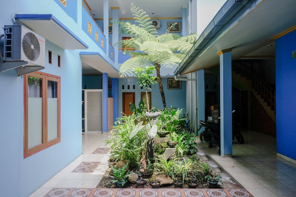 Hotel O Guest House Amalia Malang 4/52