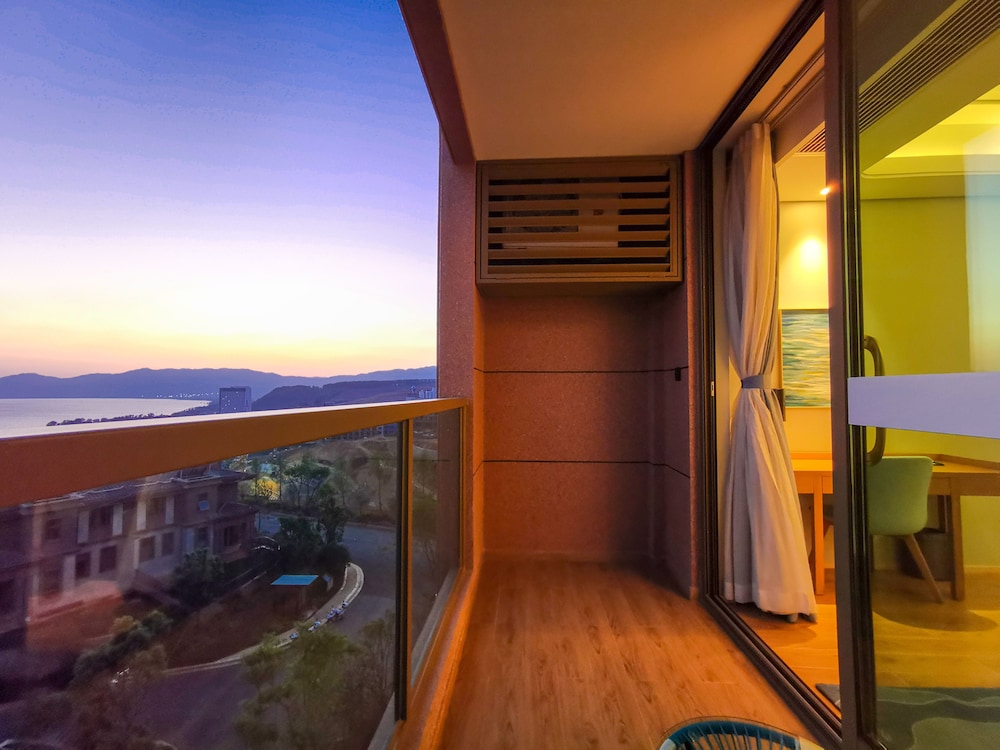 Emerald Bay Hotel 14/29