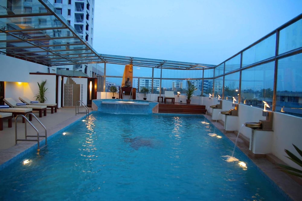 Gokulam Park Inn 26/57